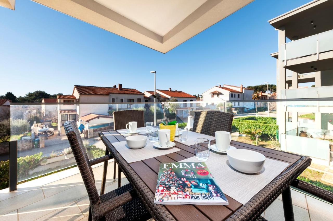 Sunny Day - Apartment With Parking Rovinj Exterior foto