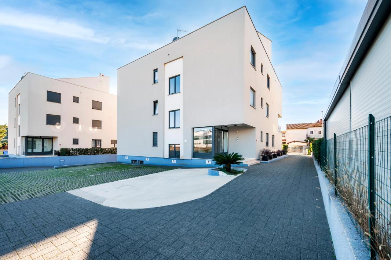 Sunny Day - Apartment With Parking Rovinj Exterior foto