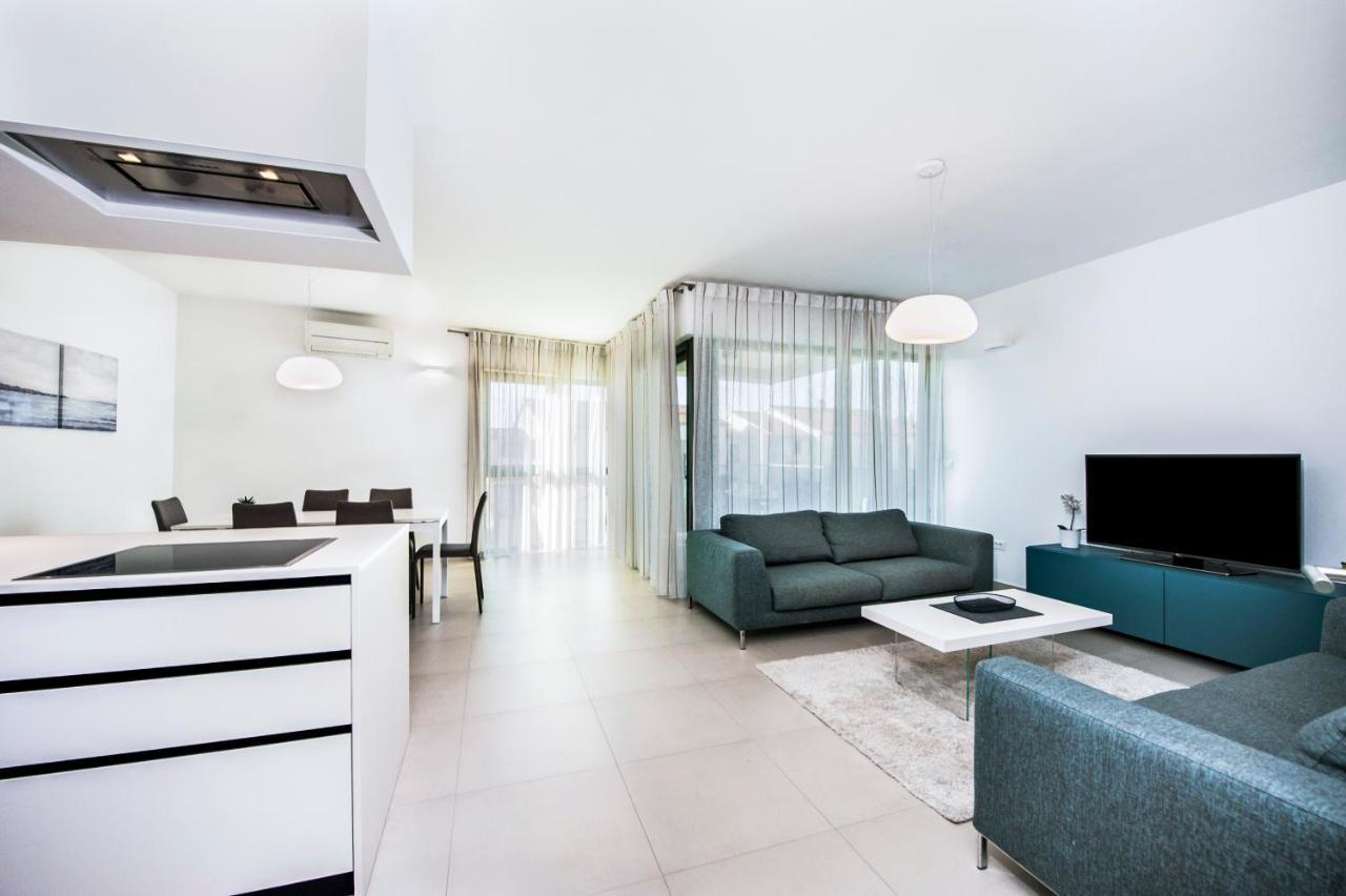 Sunny Day - Apartment With Parking Rovinj Exterior foto